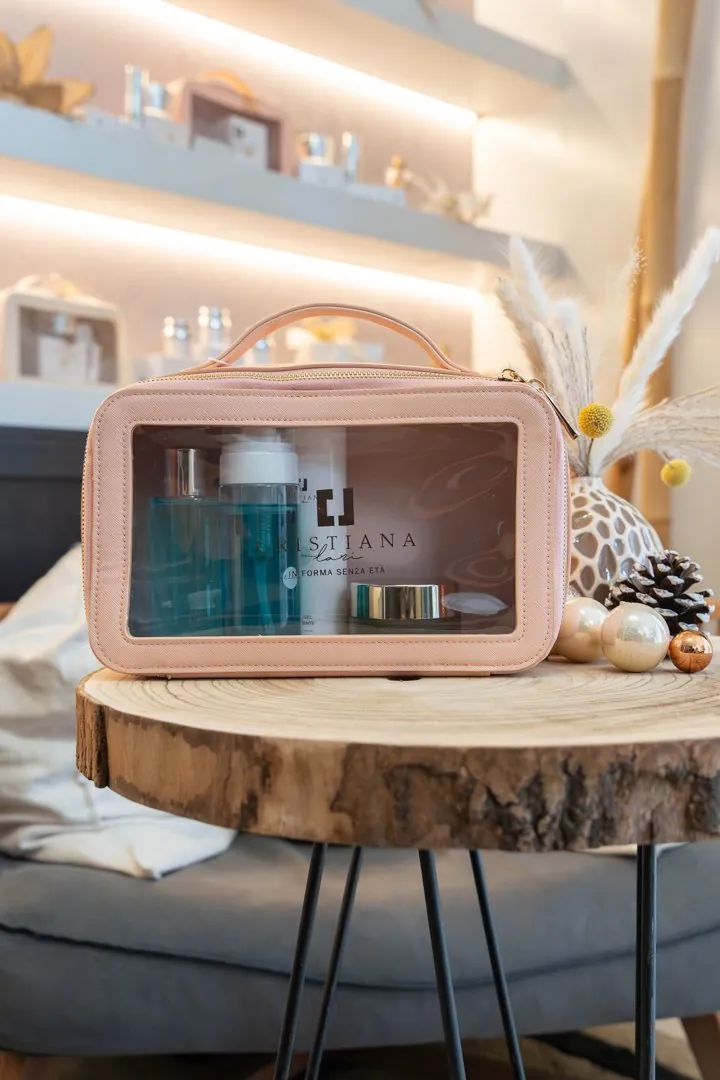 Beauty case con i prodotti Cristiana Lari